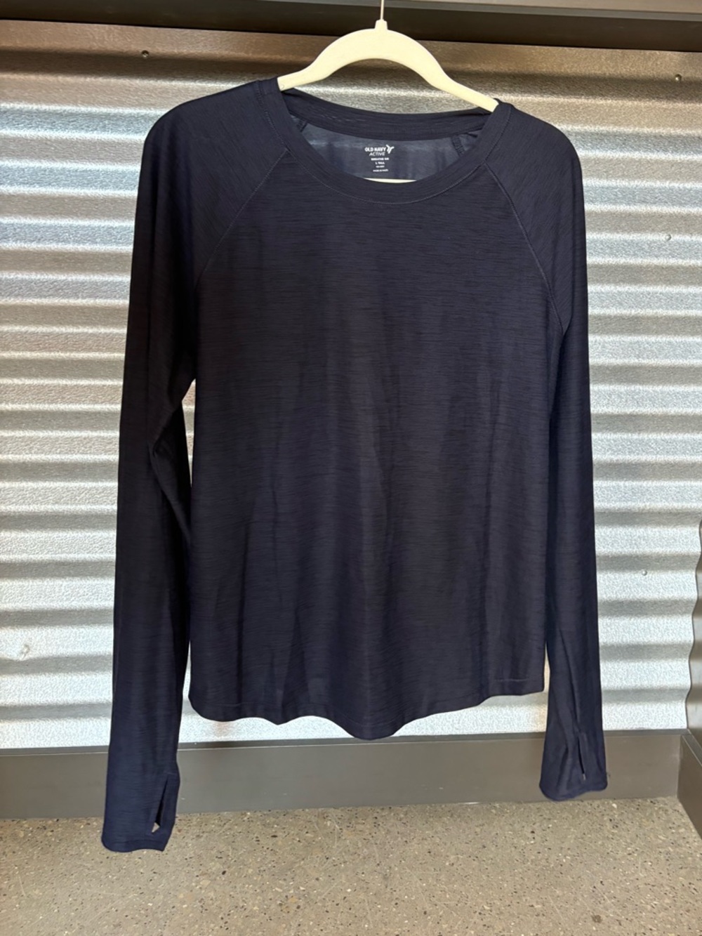 Old Navy Active Navy Blue Long Sleeve Crew Top